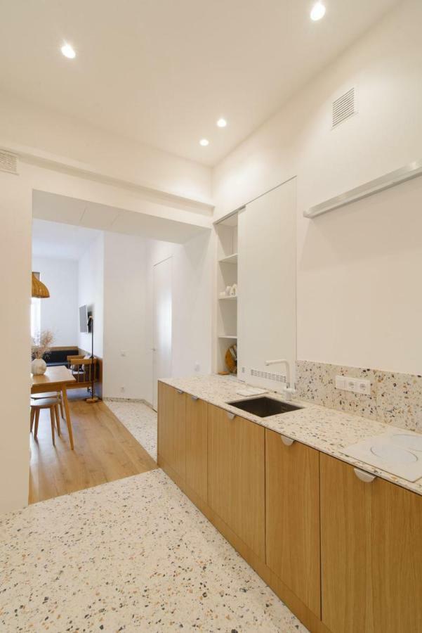 Sunrise Apartment Λβιβ Εξωτερικό φωτογραφία