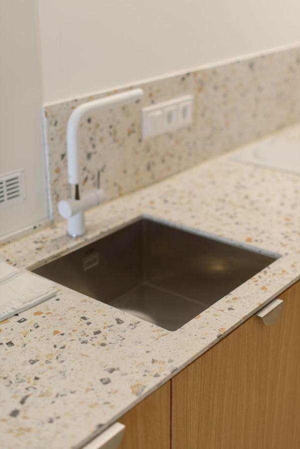 Sunrise Apartment Λβιβ Εξωτερικό φωτογραφία