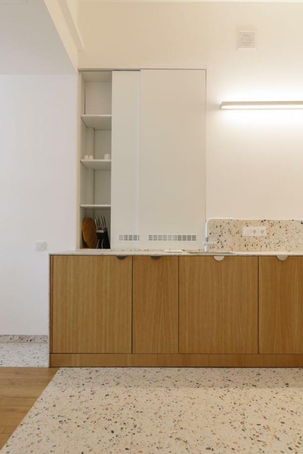 Sunrise Apartment Λβιβ Εξωτερικό φωτογραφία